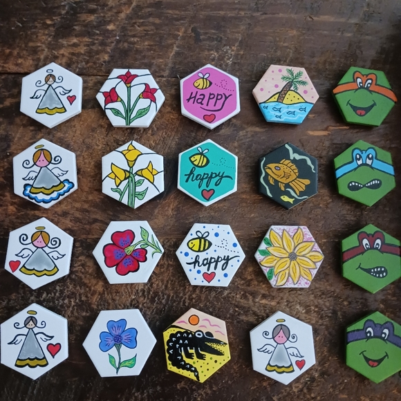 Various Hand Painted Tile Magnets - Picture 4 of 4